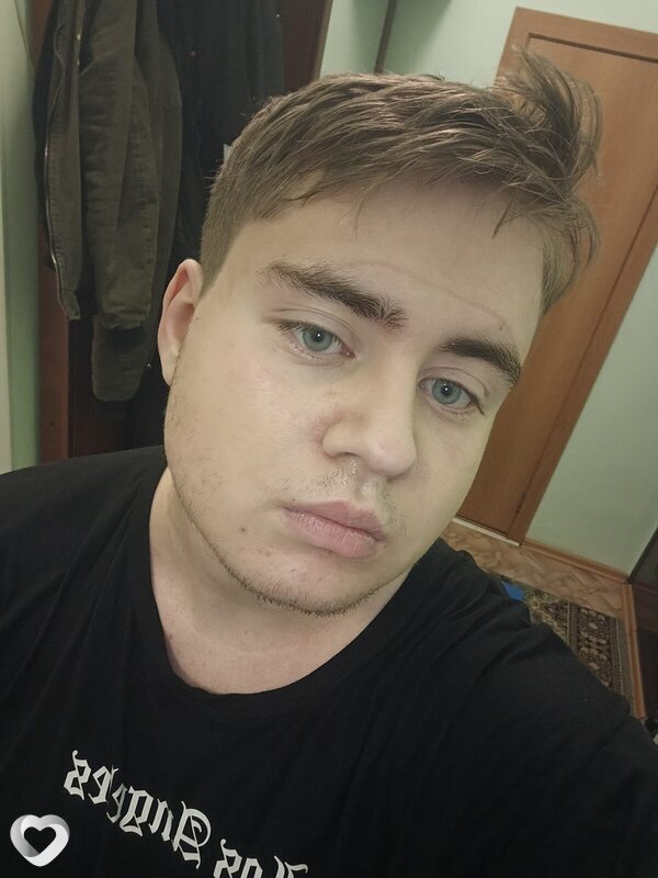 Эдуард, 21, Барнауле — анкета №1576130