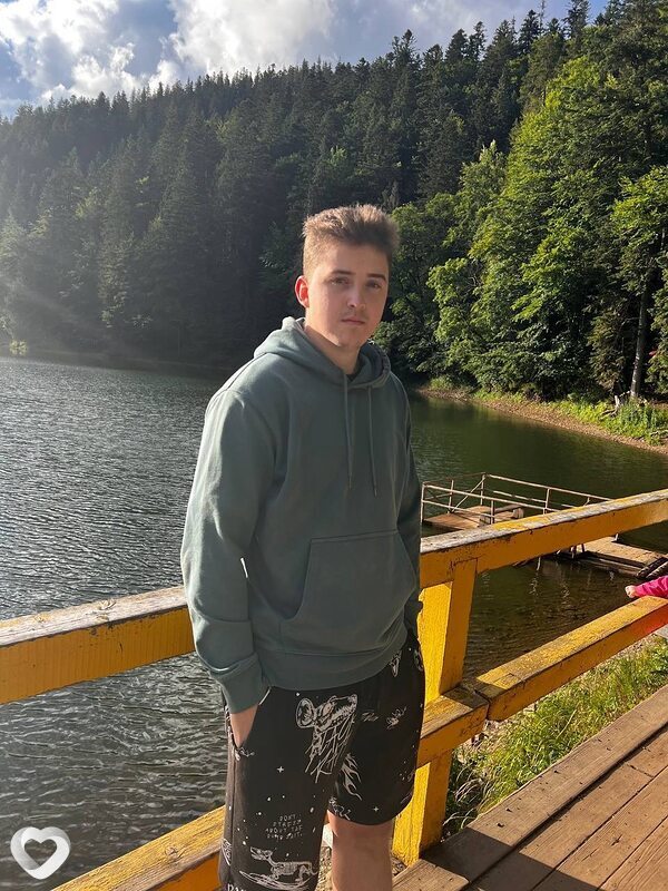 Михаил, 22, Киеве — анкета №1576132