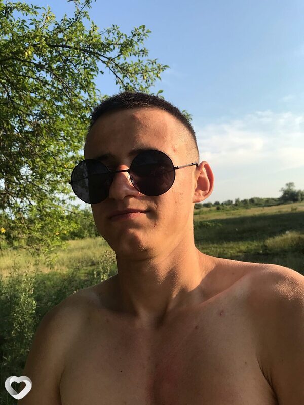 Артур, 22, Пинске — анкета №1576367