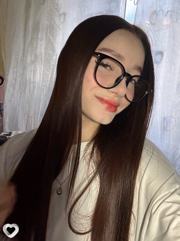 Оксана, 21, Бийске — анкета №1578370