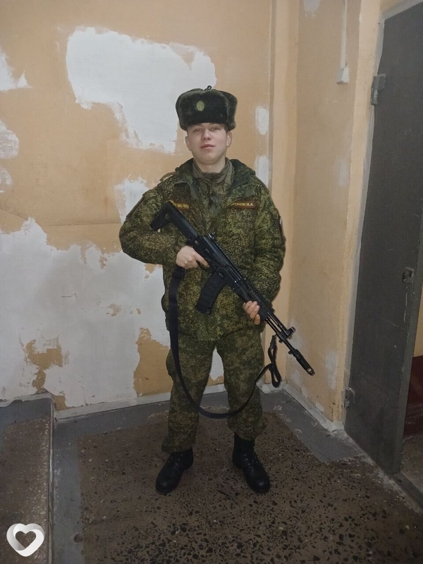 Илья, 22, Бийске — анкета №1579833