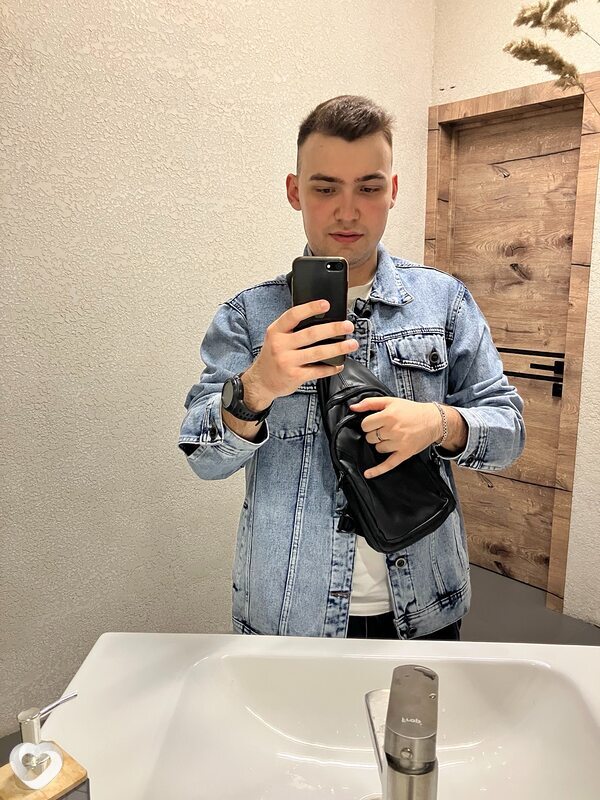 Кирилл, 22, Черногорске — анкета №1580442