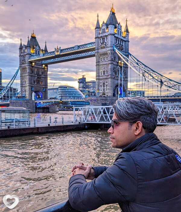 Suresh, Лондон