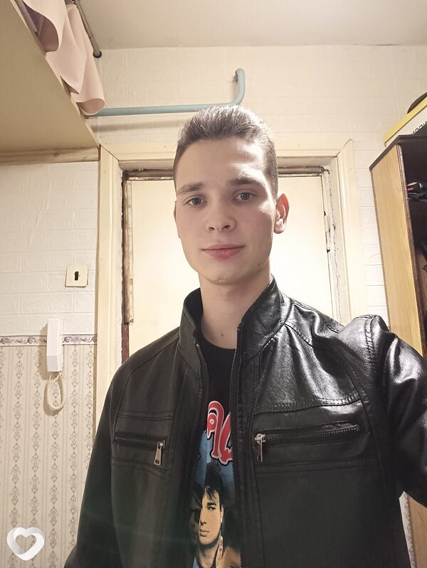 Дмитрий, 23, Череповце — анкета №1583602