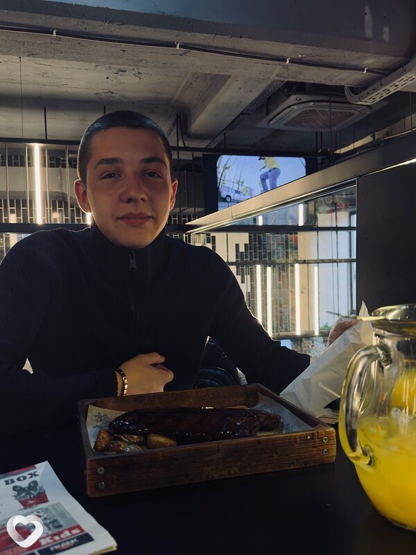 Максим, 21, Новосибирске — анкета №1584443