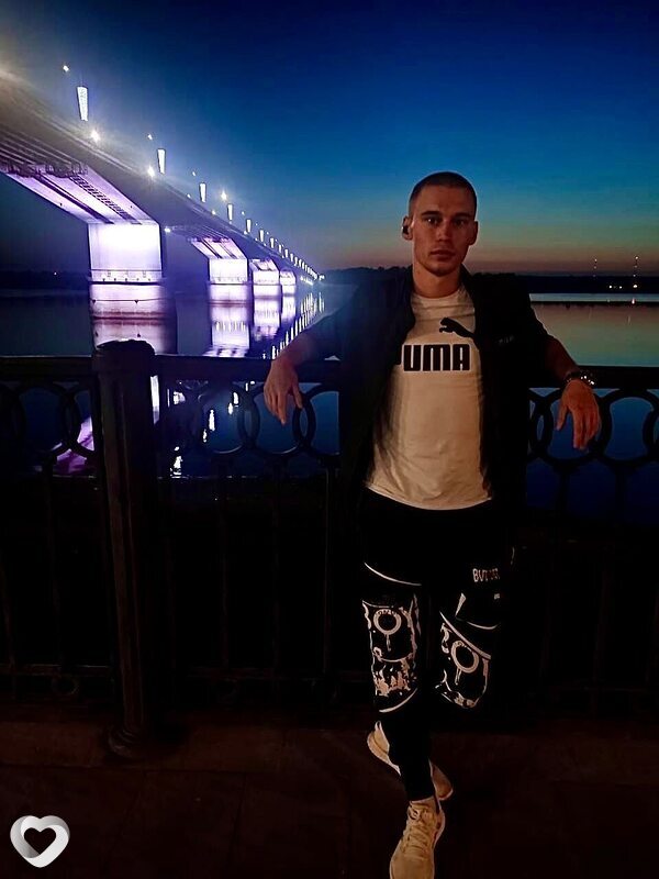 Семëн, 21, Екатеринбурге — анкета №1586786