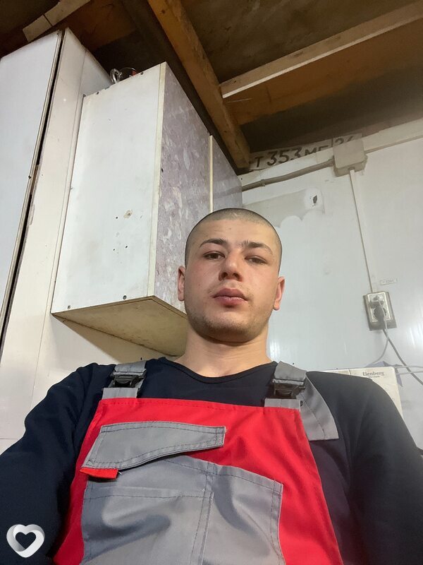 Азик, 24, Красноярске — анкета №1587062