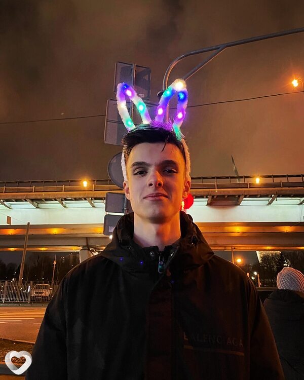 Павел, 19, Екатеринбурге — анкета №1587171