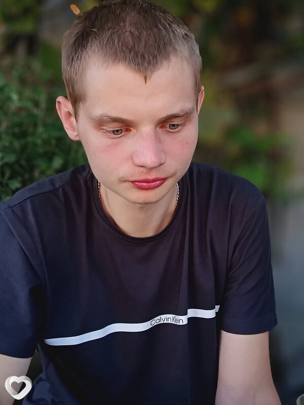 Артём, 24, Пинске — анкета №1586891