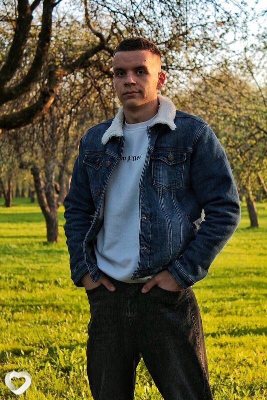 Максим, 21, Минске — анкета №1588681