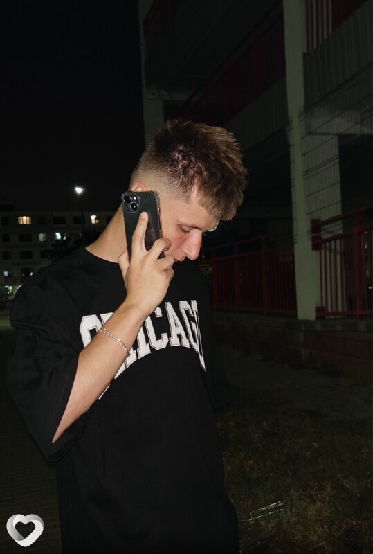 Денис, 20, Минске — анкета №1590792