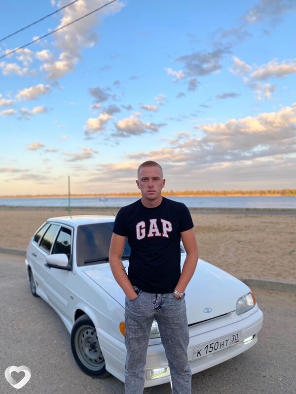 Кирилл, 24, Знаменске — анкета №1593151