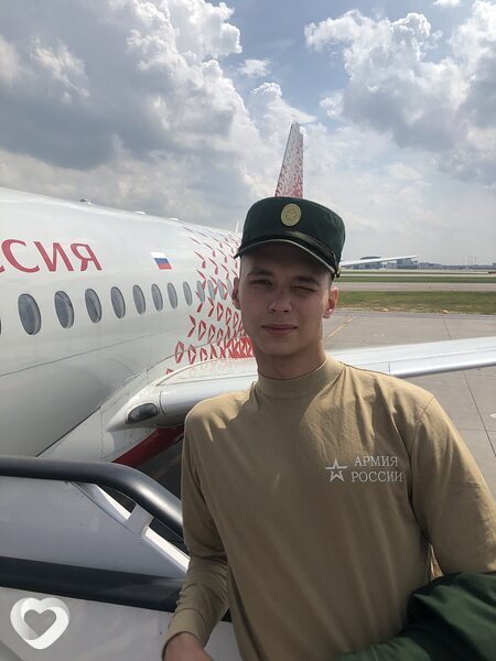 Максим, 23, Москве — анкета №1593431