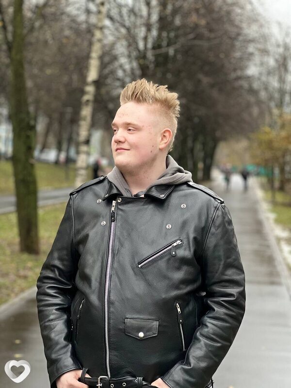 Александр, 19, Москве — анкета №1594332