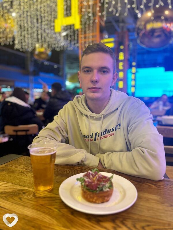 Кирилл, 20, Москве — анкета №1594389