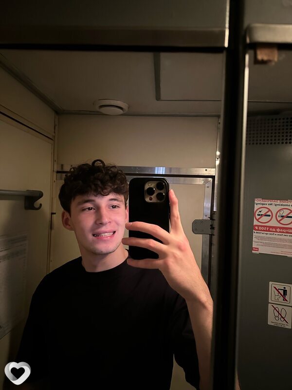 Григорий, 20, Москве — анкета №1599448