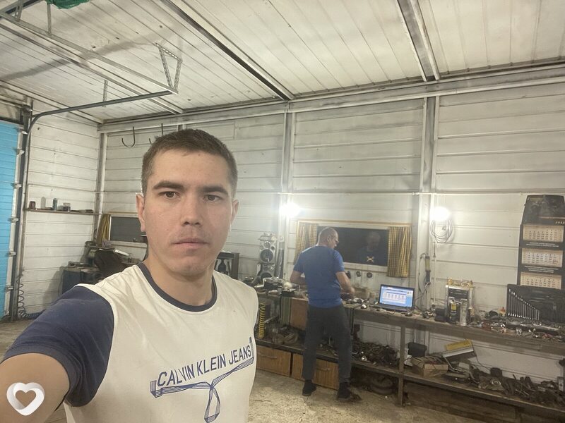 Рустам, 27, Новотроицке — анкета №1599487