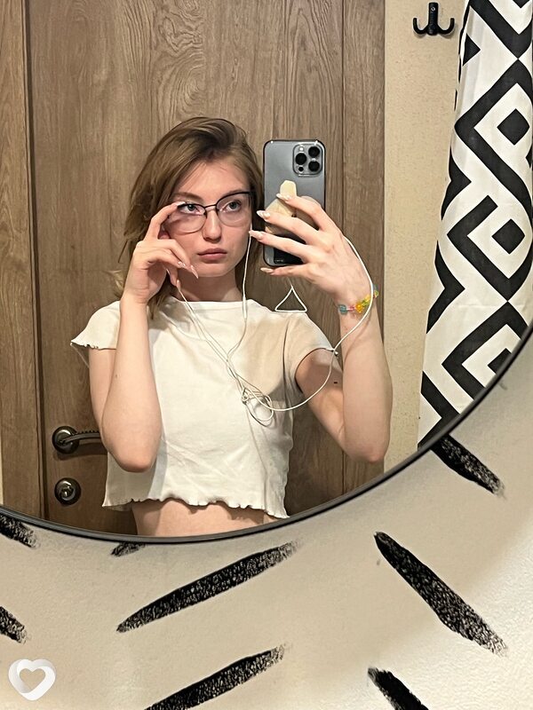 Настя, 21, Тюмени — анкета №1600064
