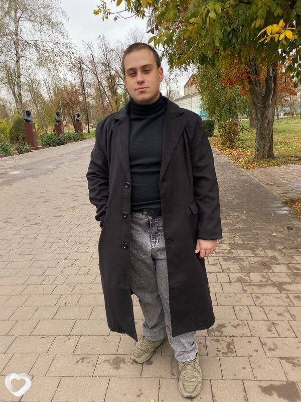 Кирилл, 22, Шахтах — анкета №1600406