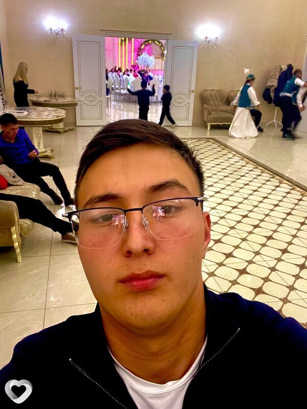 Денис, 27, Алматы — анкета №1602122