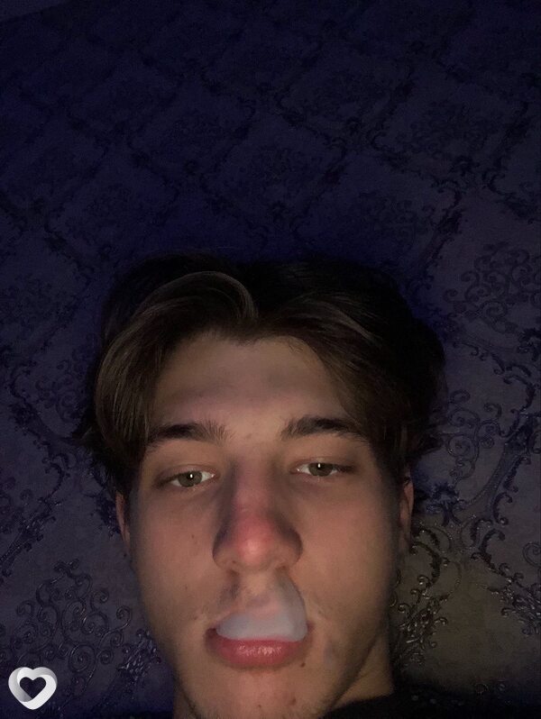 Максим, 21, Москве — анкета №1602356