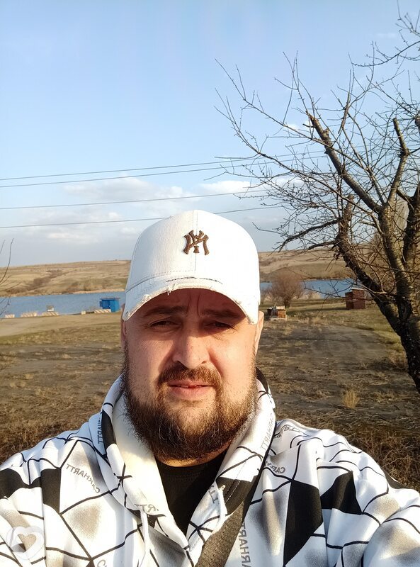 Алекс, 39, Снежном — анкета №1603908