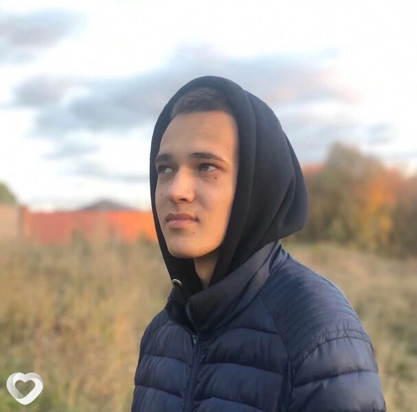 Анатолий, 22, Москве — анкета №1604529