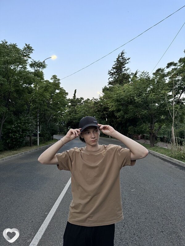 Лев, 21, Москве — анкета №1605421