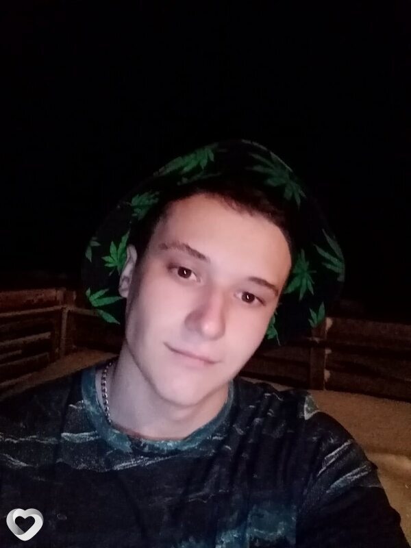 Сергей, 23, Бийске — анкета №1605140