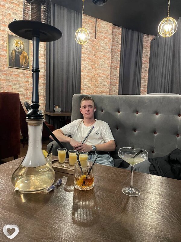 Максим, 21, Санкт-Петербурге — анкета №1605939