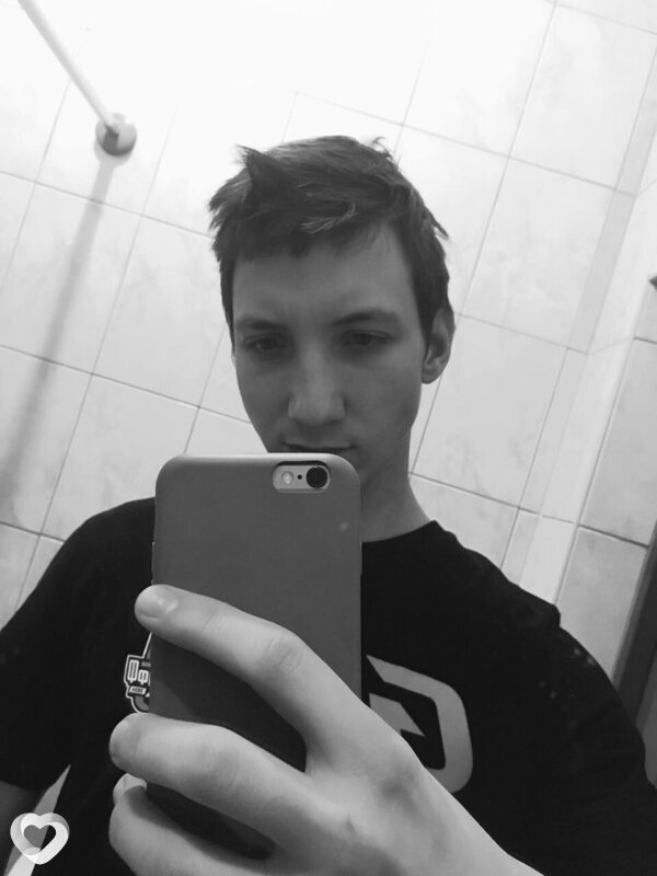 Максим, 20, Омске — анкета №1607596