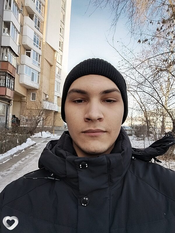 Артём, 21, Екатеринбурге — анкета №1607771