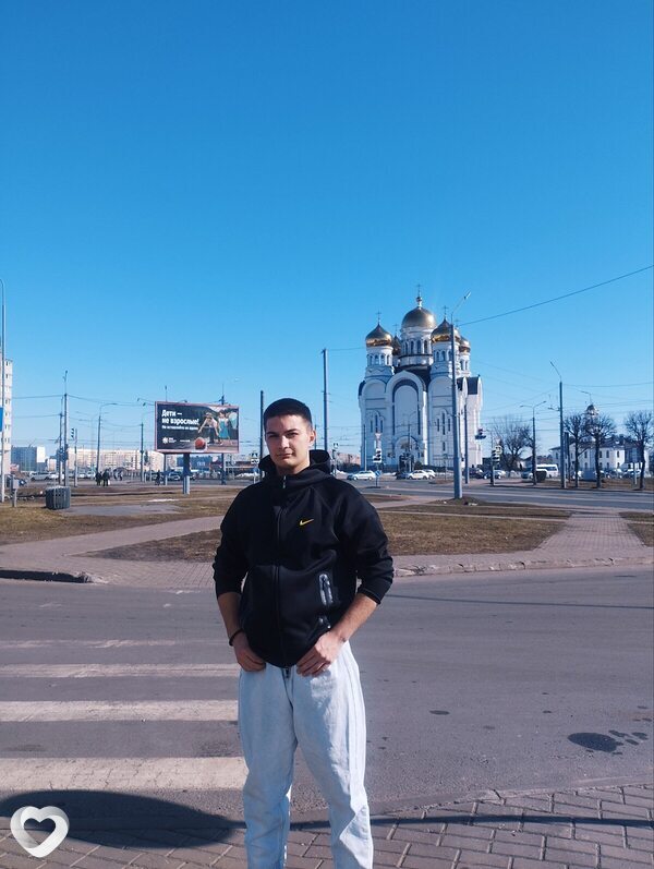 Артём, 19, Рогачев — анкета №1610019