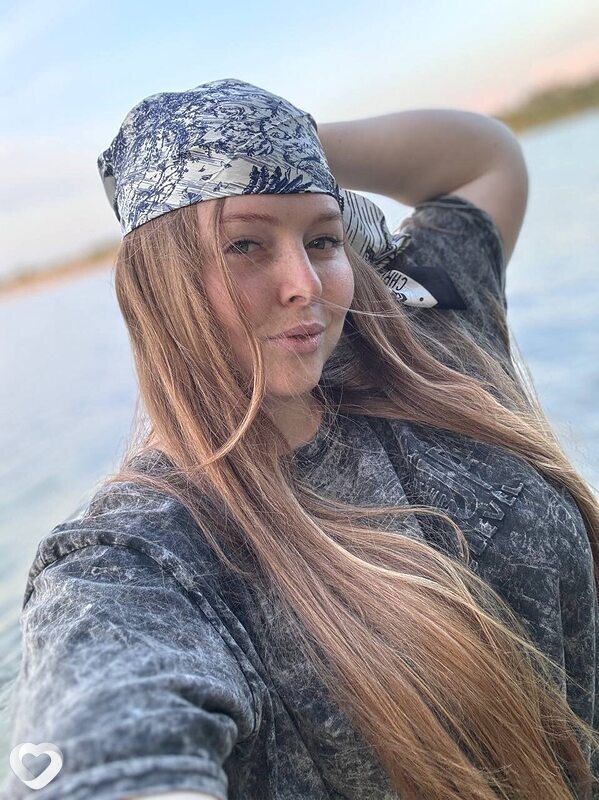 Оля, 23, Каменское — анкета №1611228