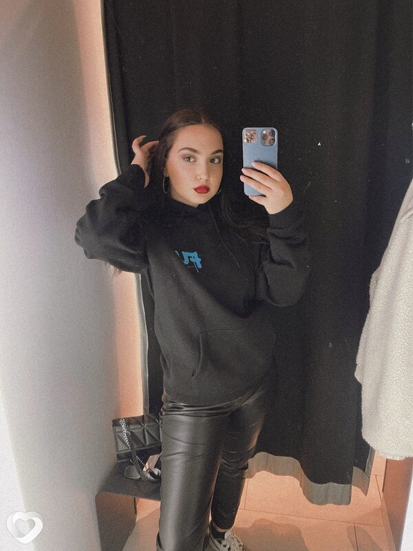 Алёна, 22, Екатеринбурге — анкета №1612723
