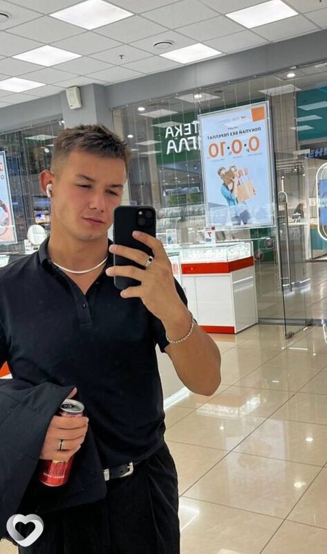 Артём, 25, Волгограде — анкета №1616418