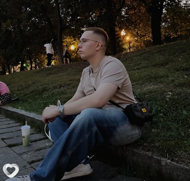 Михаил, 19, Москве — анкета №1617163