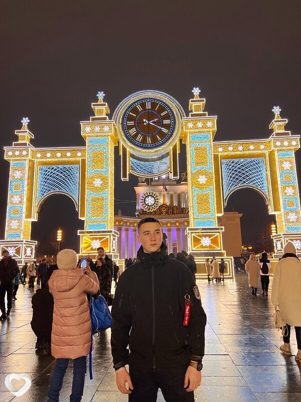 Максим, 21, Саратове — анкета №1621408