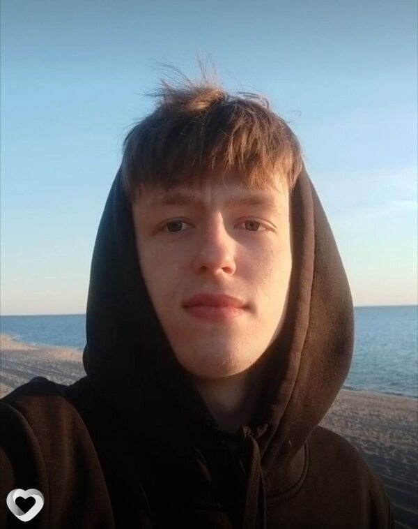 Артём, 22, Калининграде — анкета №1626274