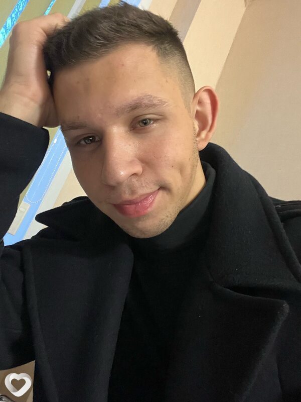 Максим, 26, Саках — анкета №1626279