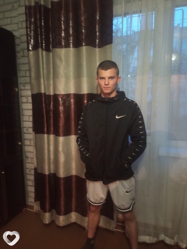 Виталя, 21, Киселевске — анкета №1627386