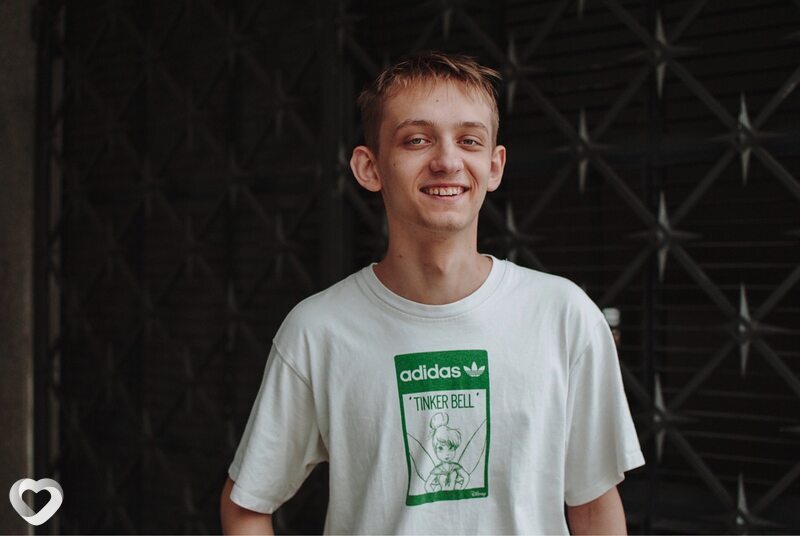 Олег, 21, Москве — анкета №1630472