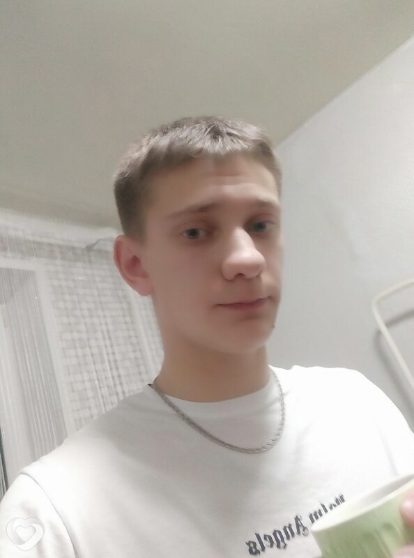 Максим, 20, Москве — анкета №1636172