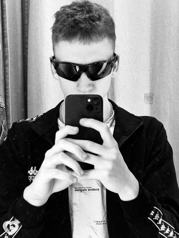 Артём, 20, Минске — анкета №1636725