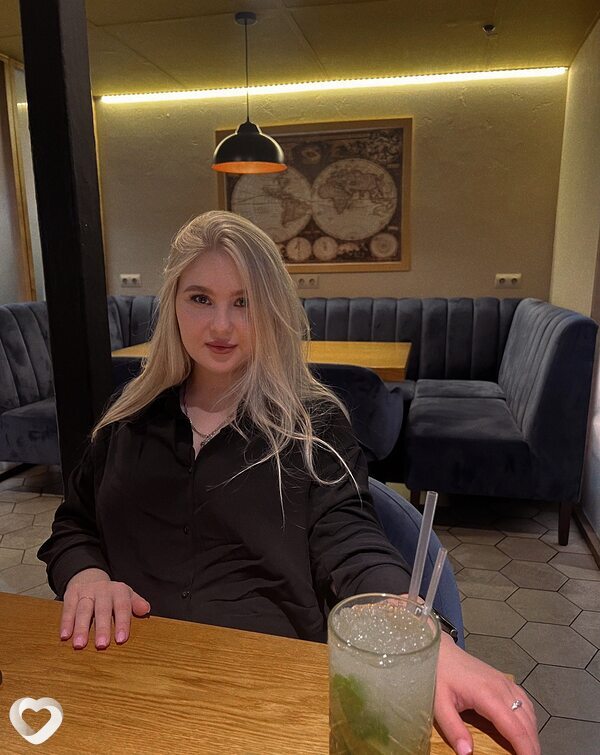 Алиса, 23, Новосибирске — анкета №1639992