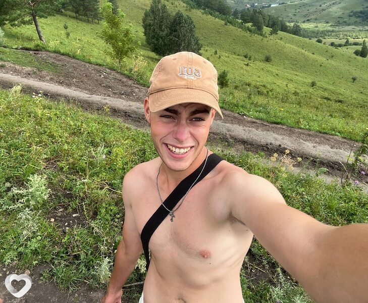 Андрей, 21, Бийске — анкета №1641682