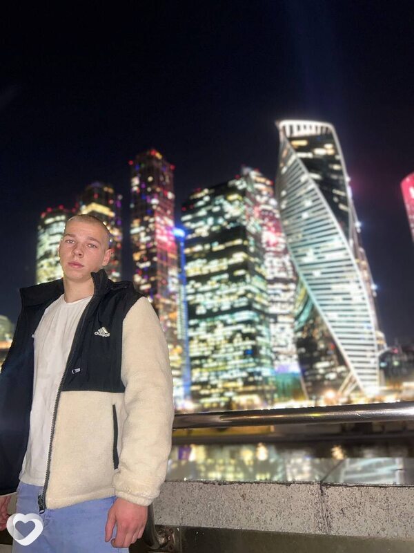 Влад, 20, Бобруйске — анкета №1642079