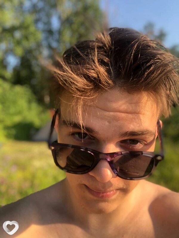 Кирилл, 26, Ноябрьске — анкета №1642335