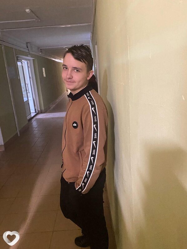 Денис, 19, Орше — анкета №1643422