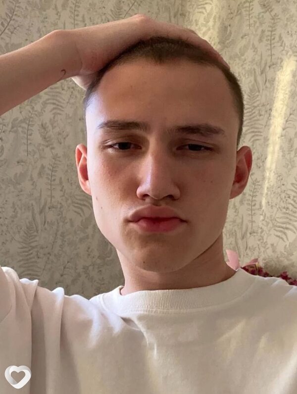 Артур, 21, Москве — анкета №1649617